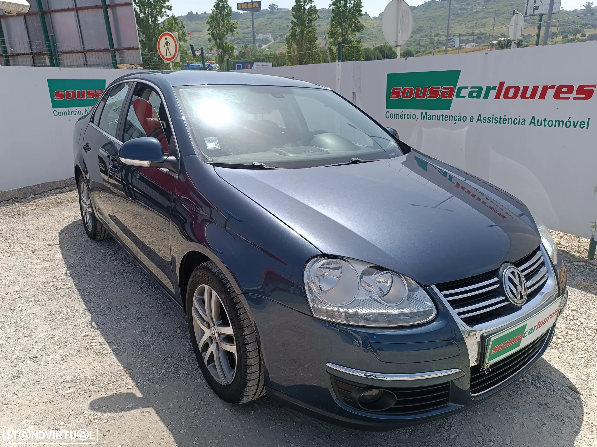 VW Jetta 2.0 TDI Confortline - 4