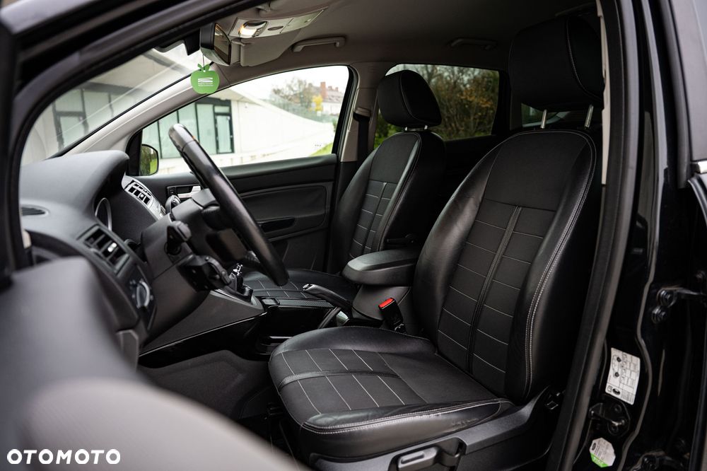 Ford Kuga - 12