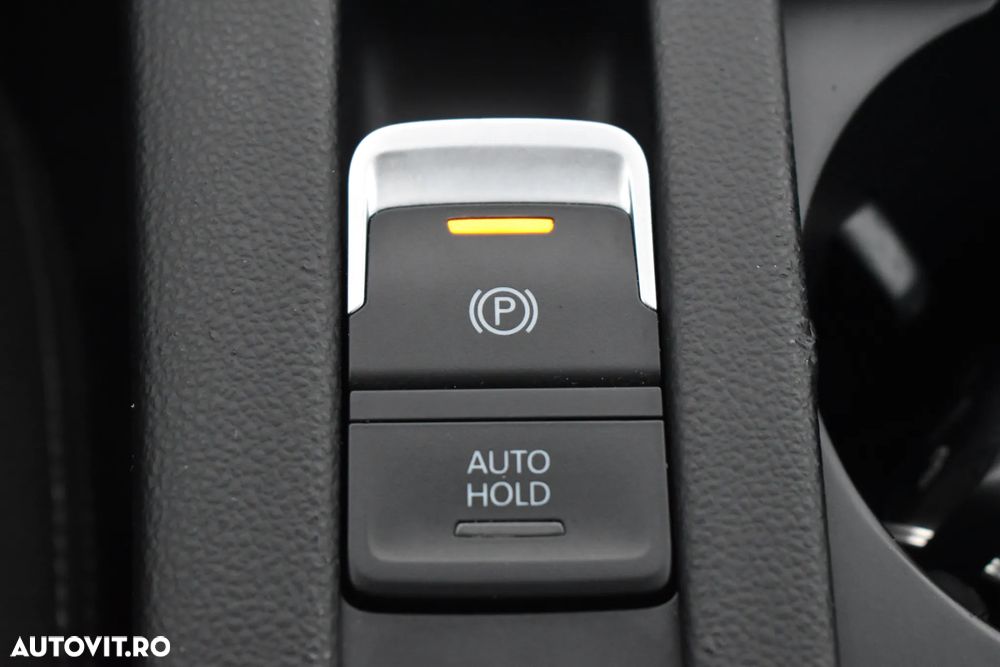 Volkswagen Passat 2.0 TDI SCR DSG Comfortline - 34