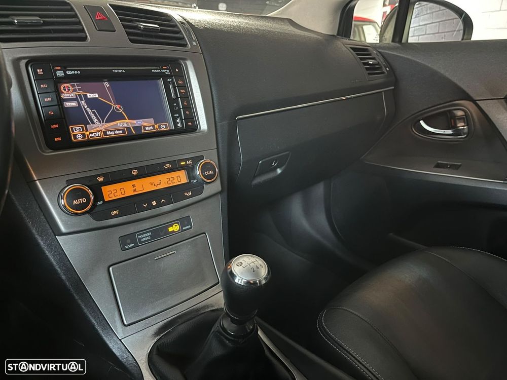 Toyota Avensis SW - 14