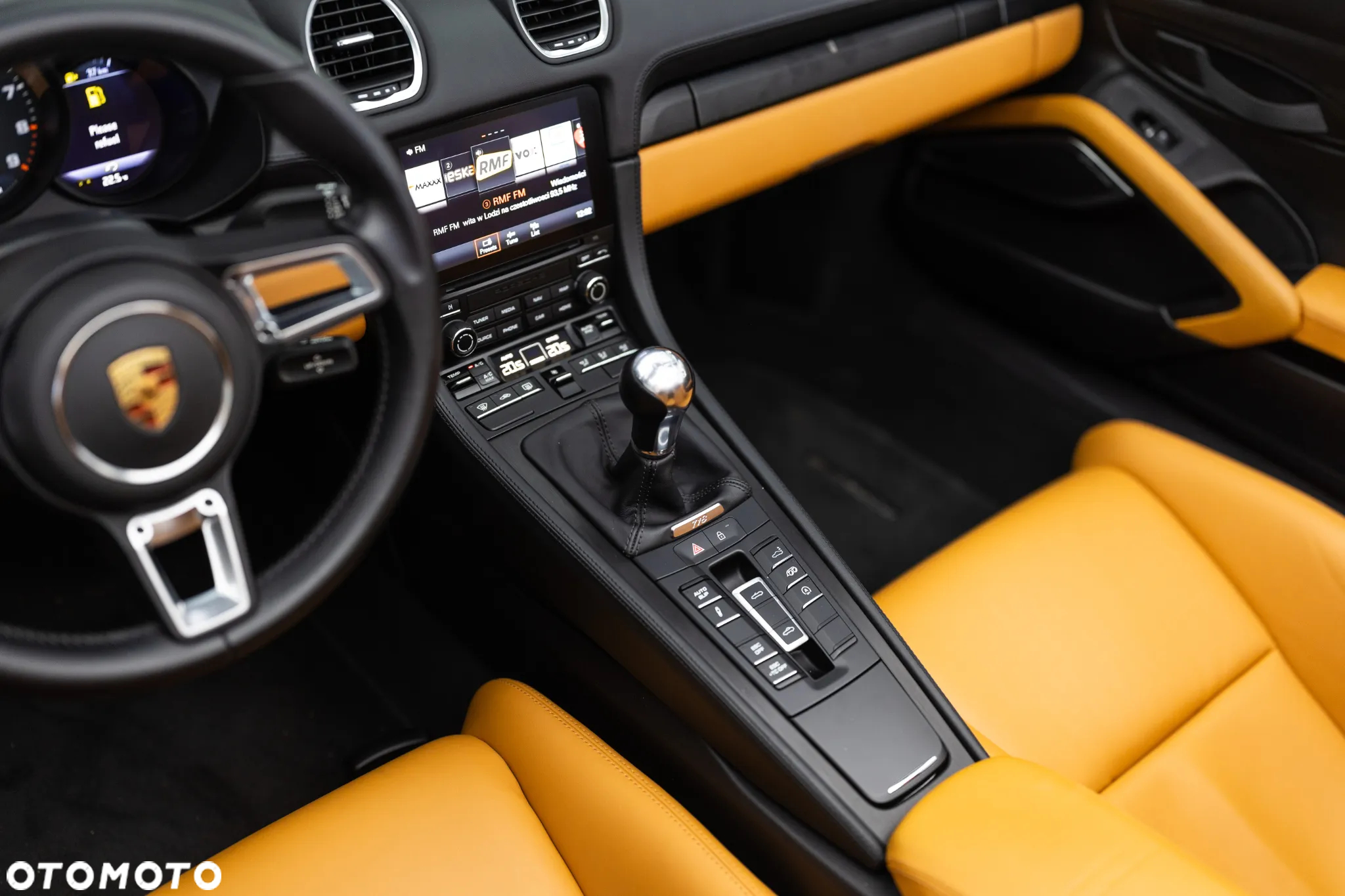 Porsche 718 Spyder - 23