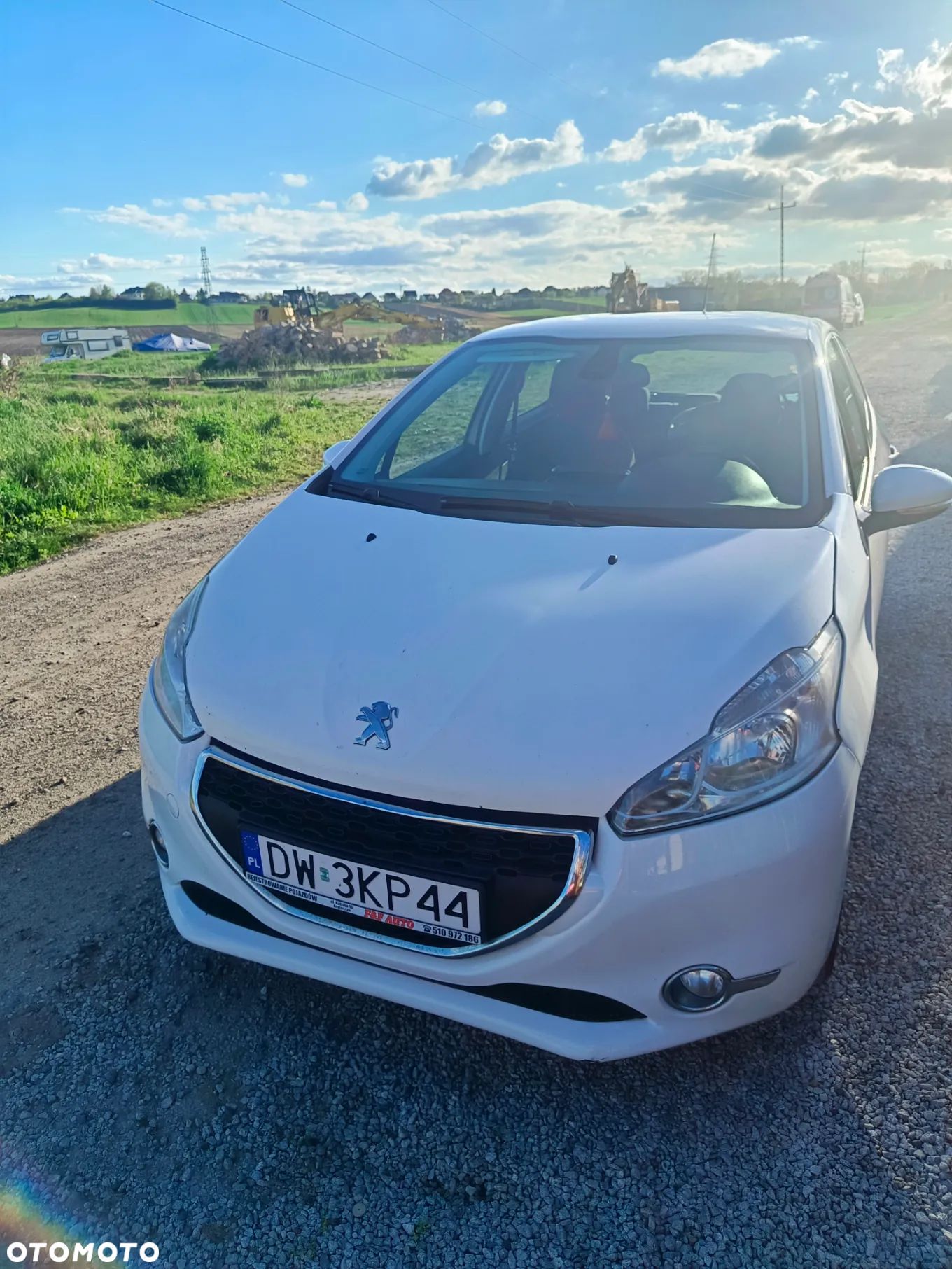 Peugeot 208 - 1