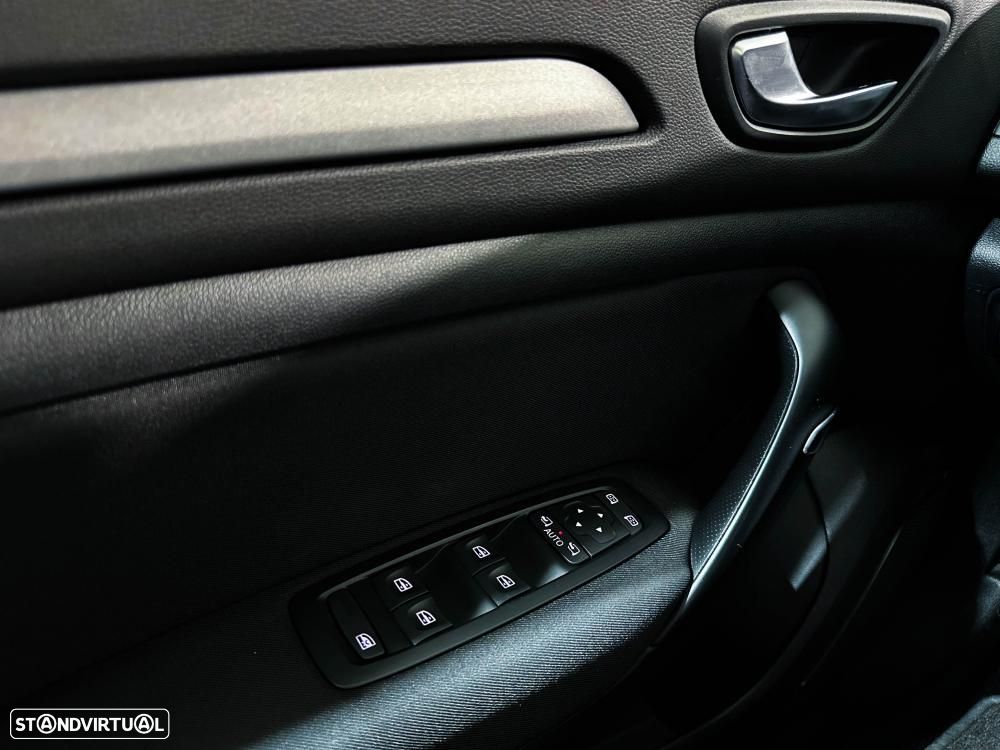 Renault Mégane 1.6 Plug-In Limited - 31