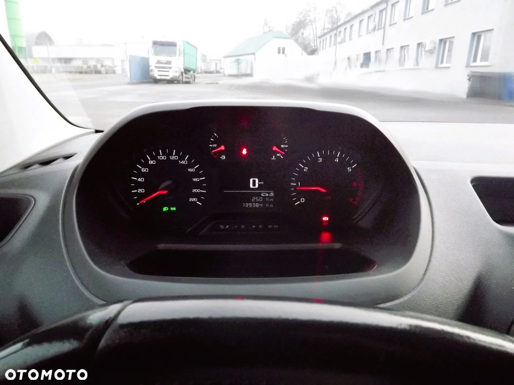 Peugeot Partner - 17