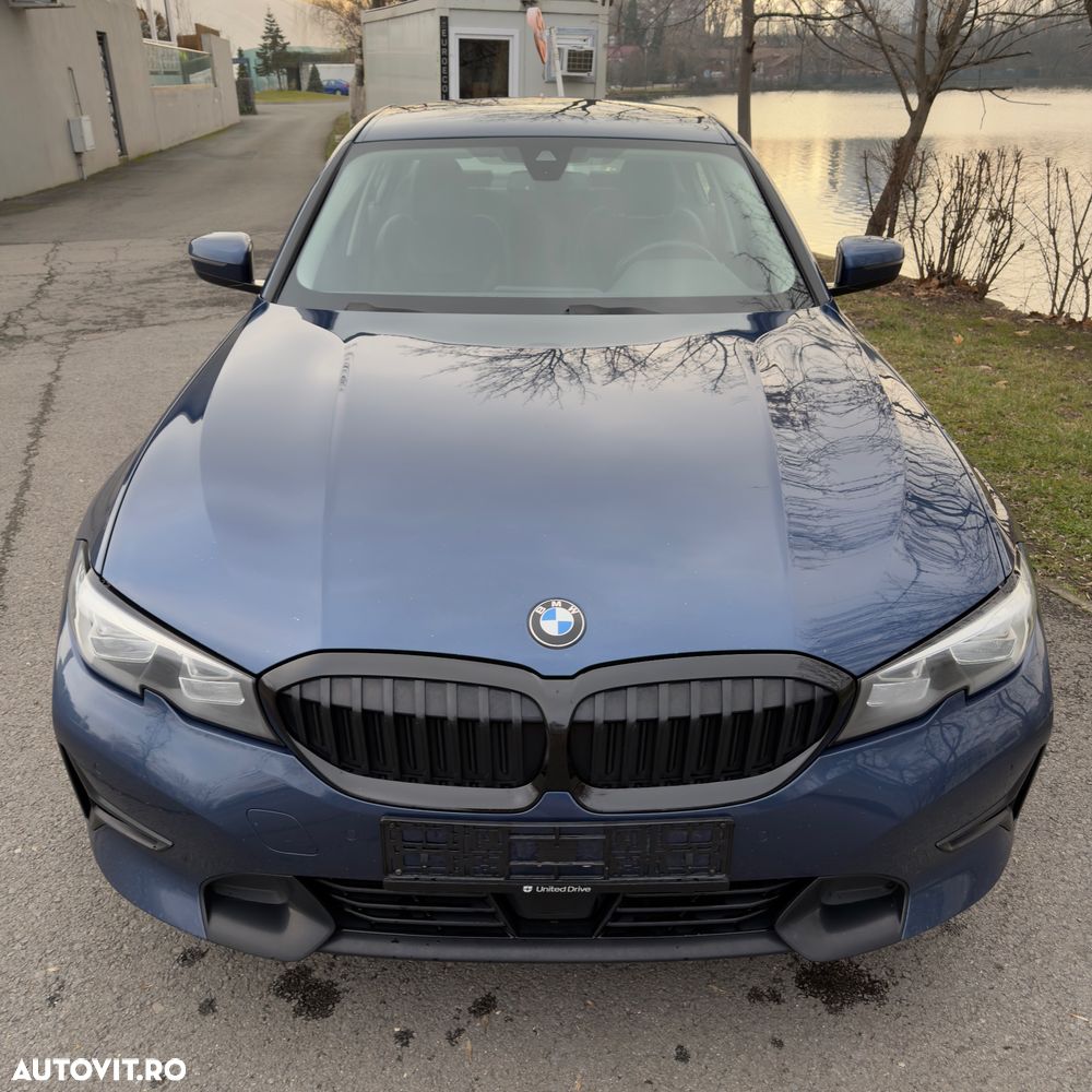 BMW Seria 3 330i AT - 2