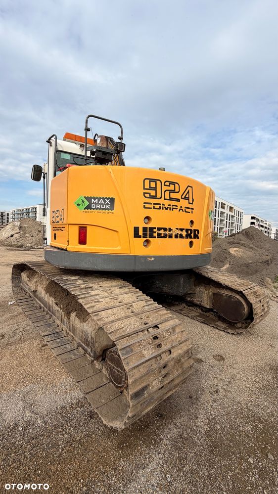 Liebherr R924 Compact - 3