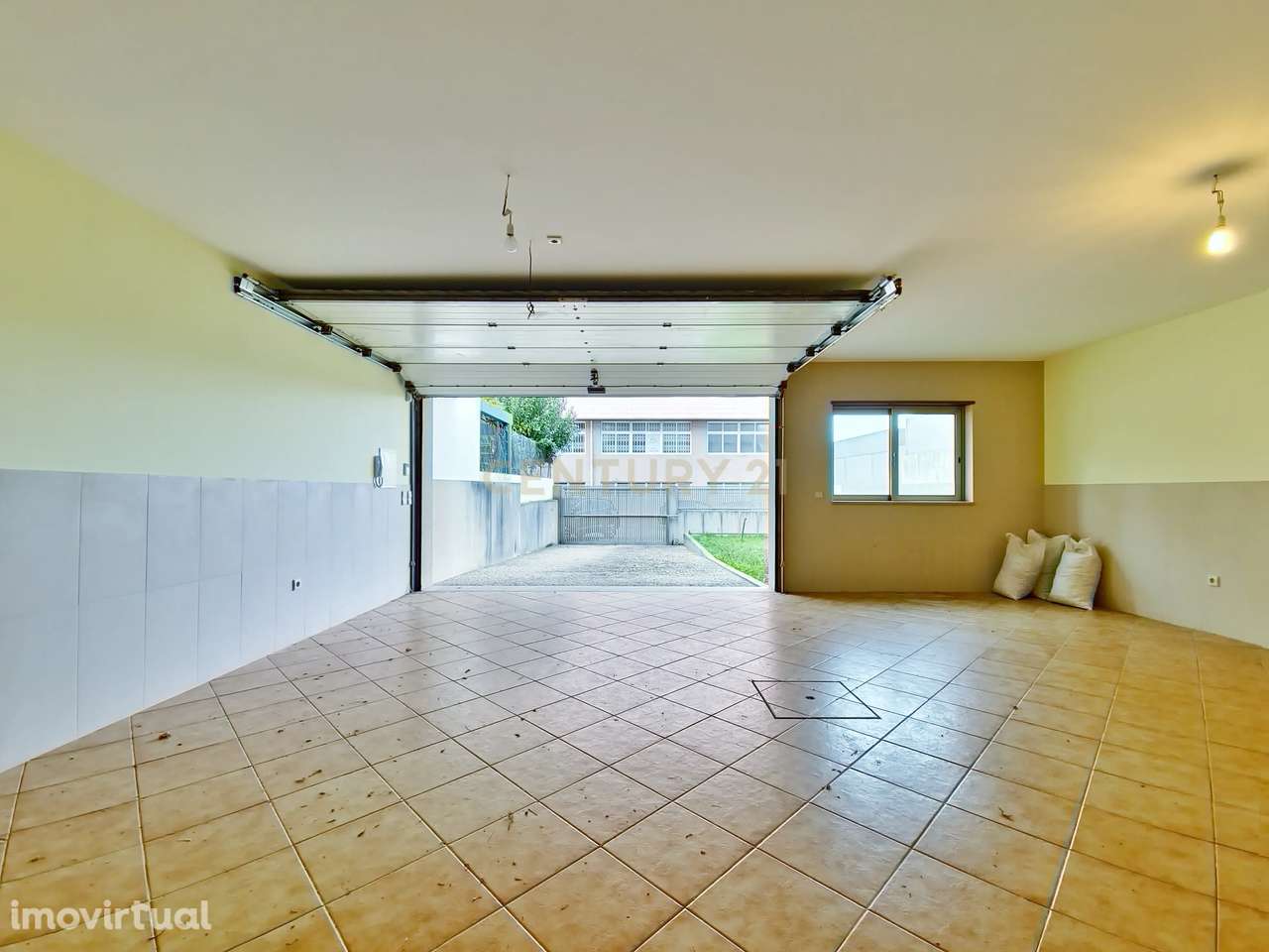 Moradia T4+1 com ótima localização em Vila Nova de Gaia - Grande imagem: 5/48