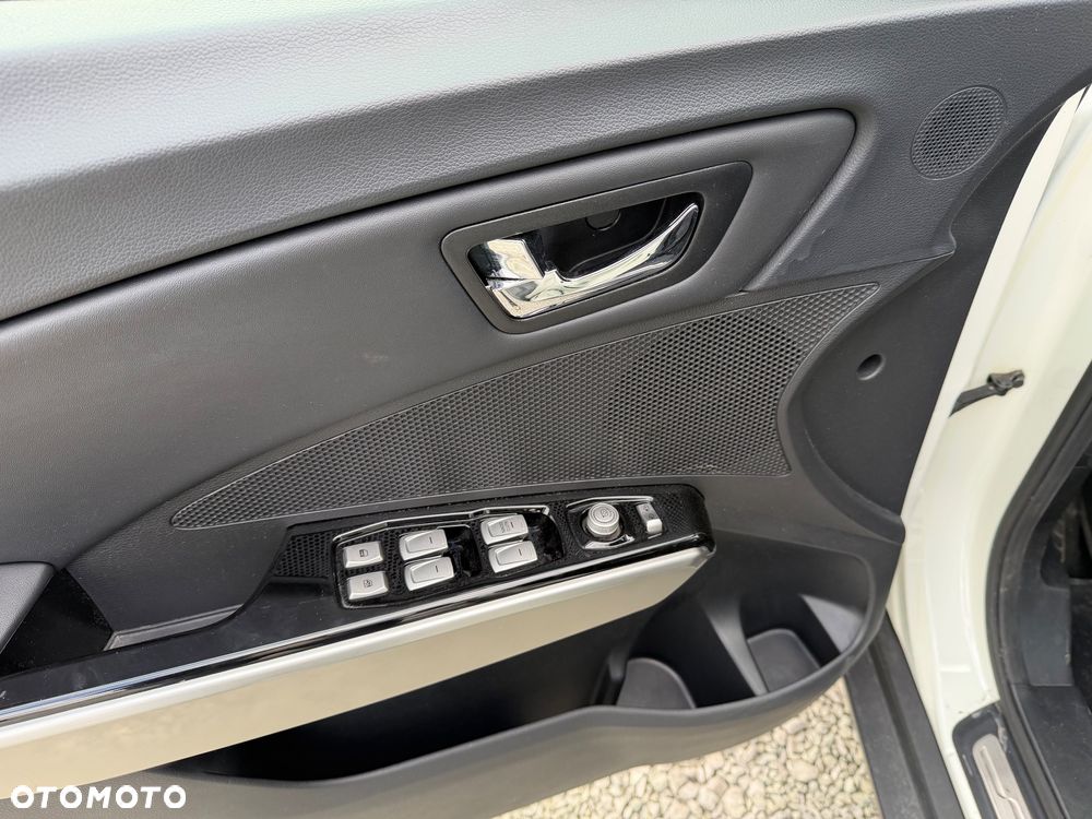 SsangYong/KGM Tivoli e-XGi 160 2WD Black+White - 31