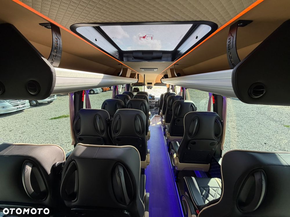 Mercedes-Benz Sprinter 519 - 23