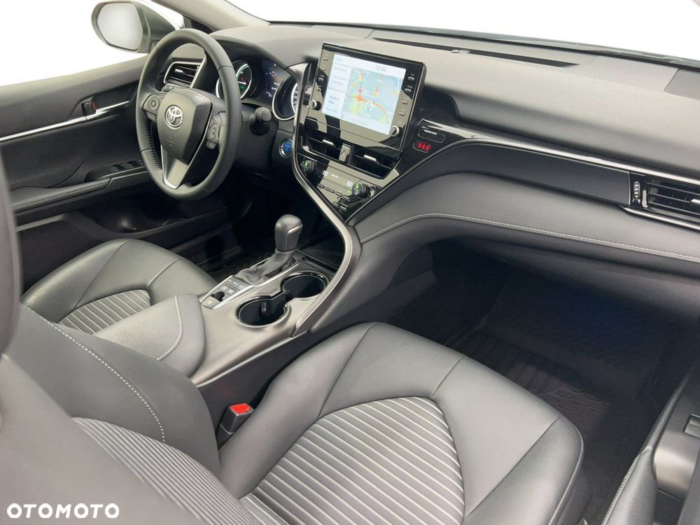 Toyota Camry - 13