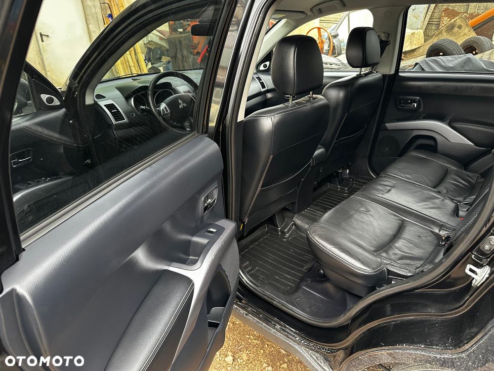 Mitsubishi Outlander 2.0 DID Instyle NAVI - 11