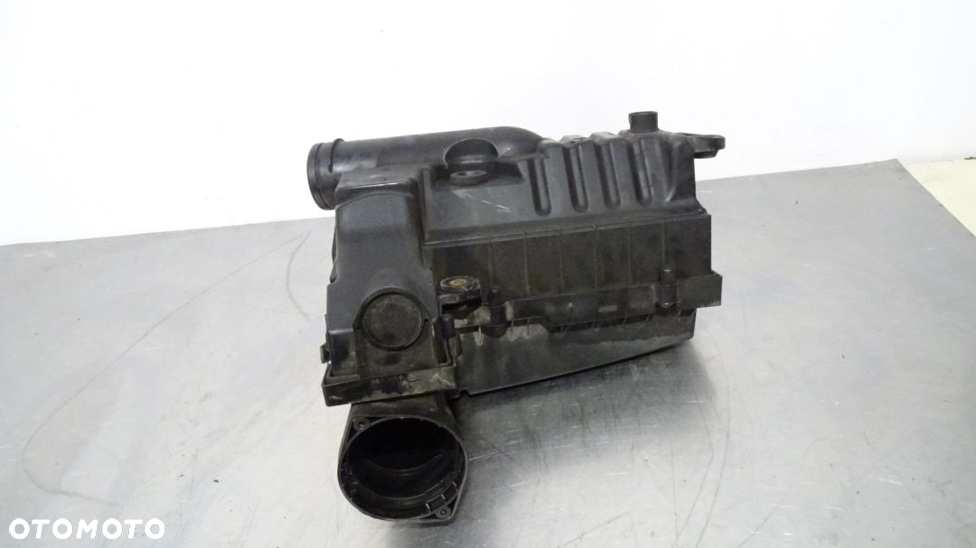 OBUDOWA FILTRA POWIETRZA VOLKSWAGEN PASSAT B6 2.0TDI - 5