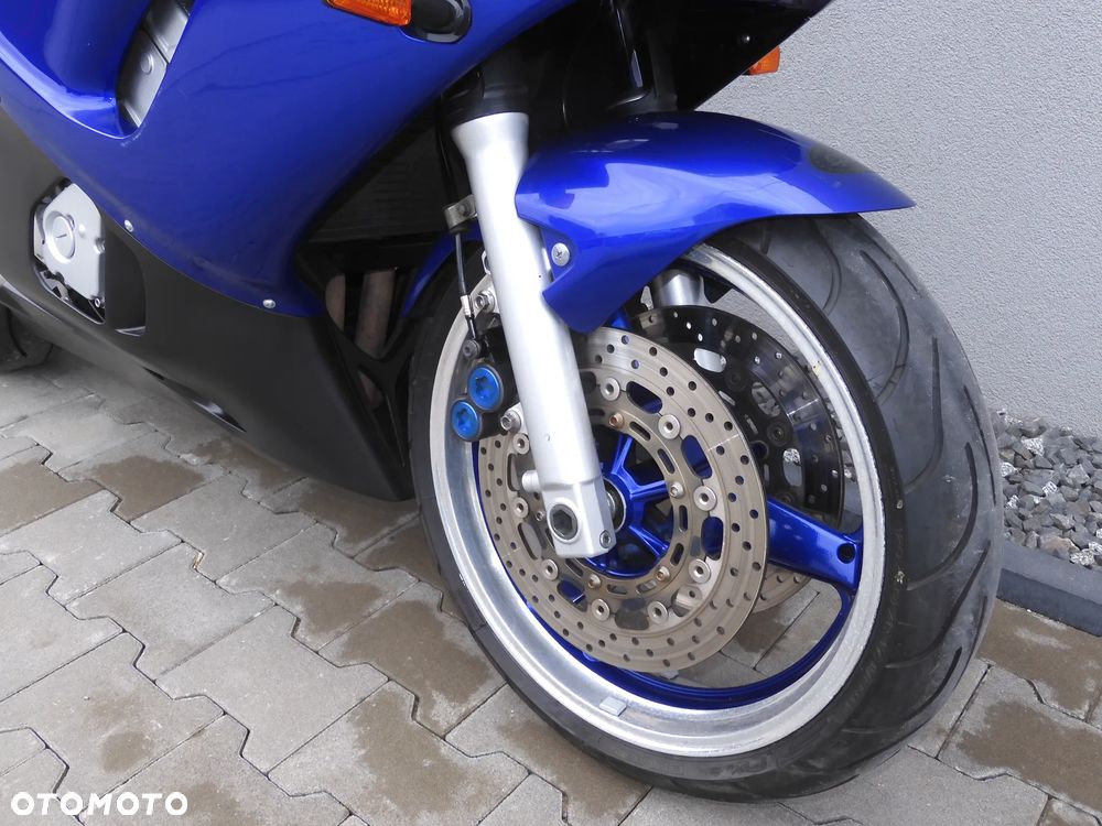 Yamaha R6 - 4