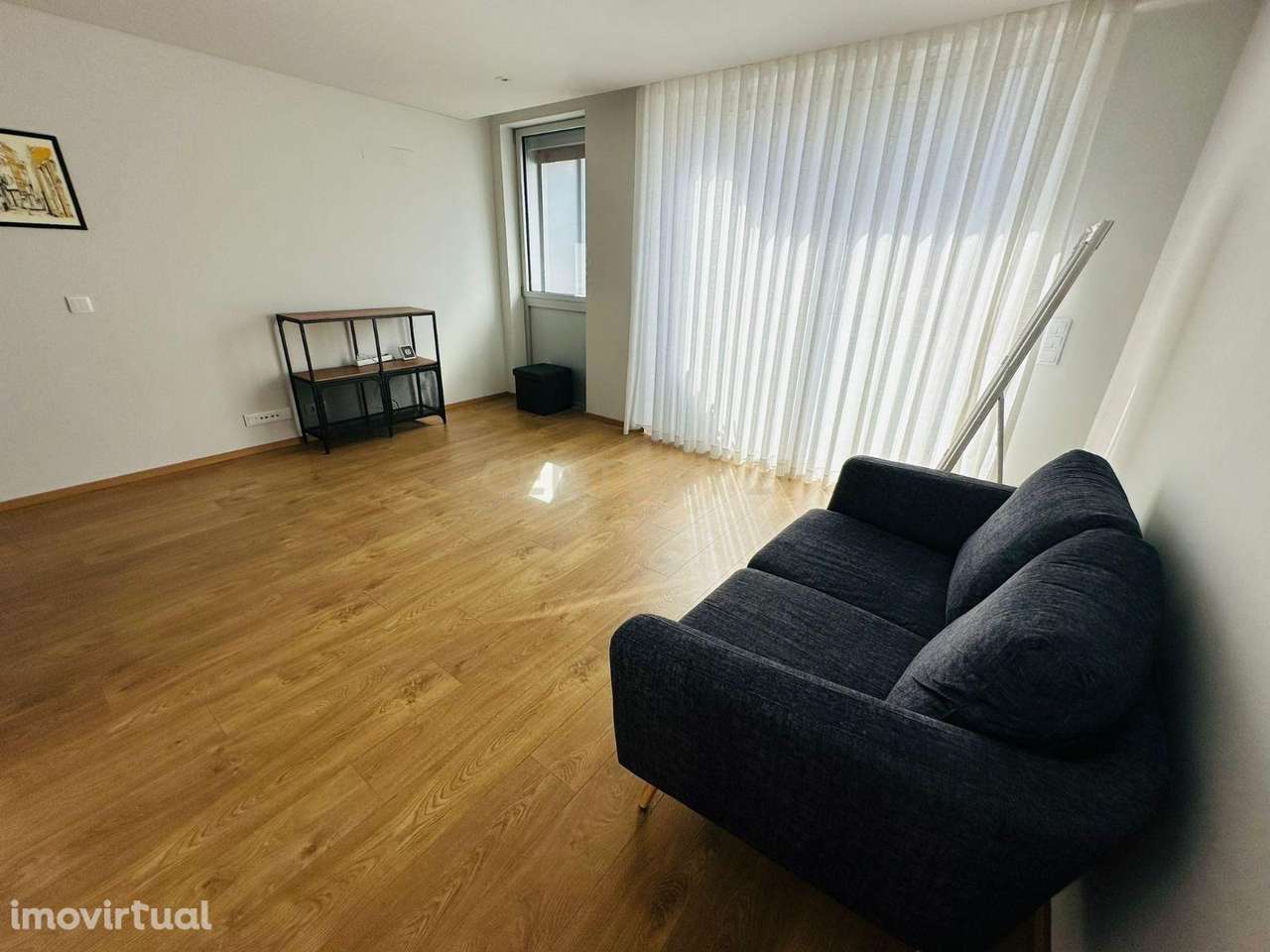 Apartamento T0 para Arrendar com Varanda, Garagem e Concierge 24h | Ed - Grande imagem: 3/23