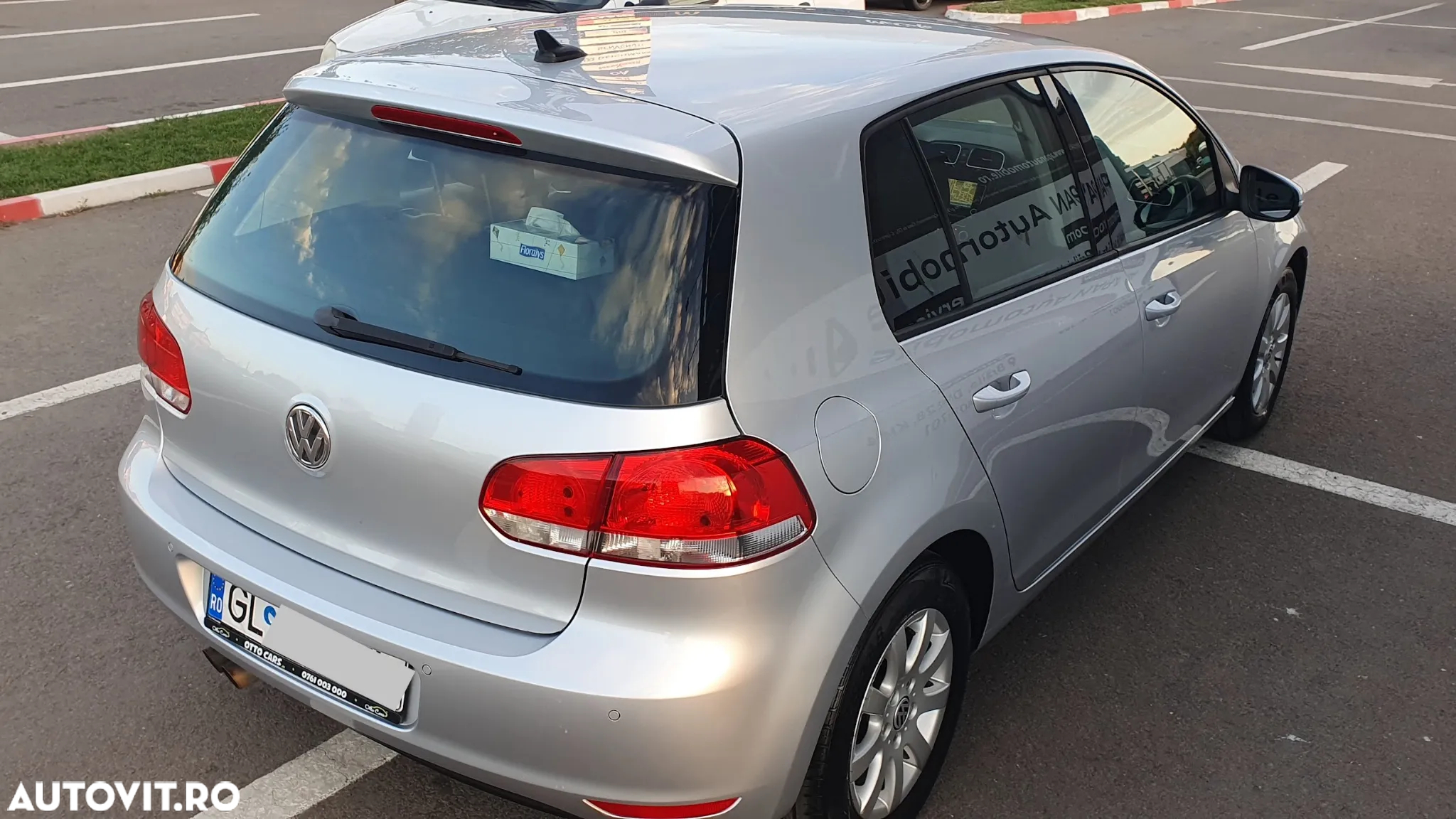 Volkswagen Golf 2.0 TDI DPF Comfortline - 4