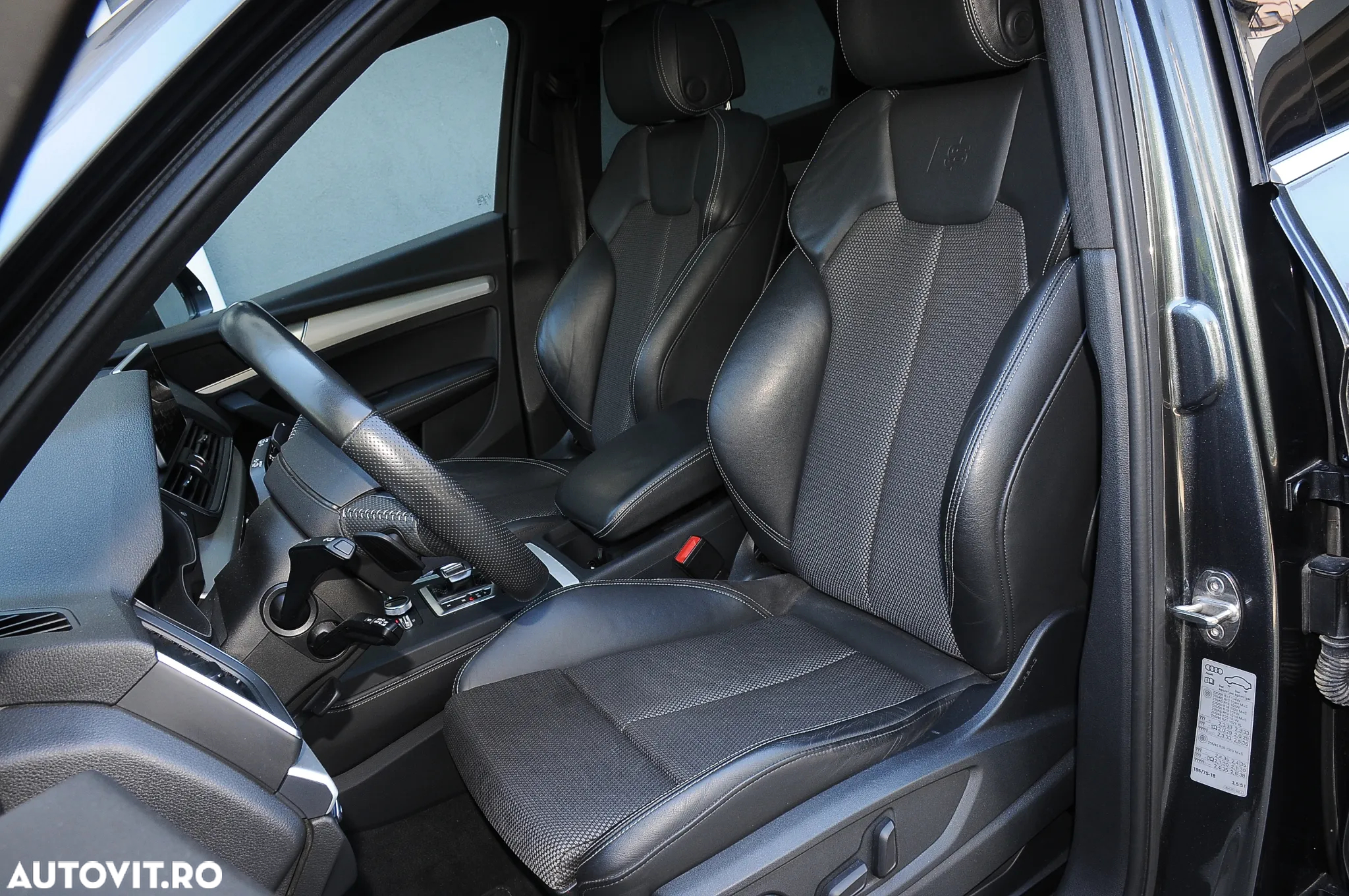 Audi Q5 2.0 40 TDI quattro S tronic Design - 5