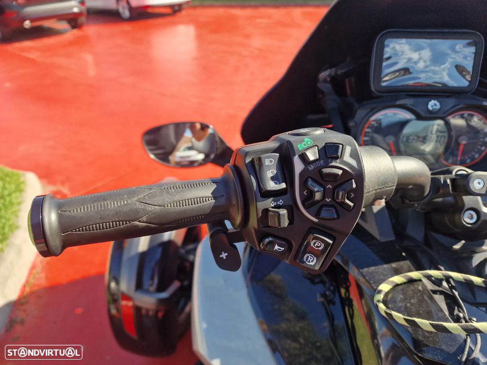 Bombardier CAN AM SPYDER F3S - 7