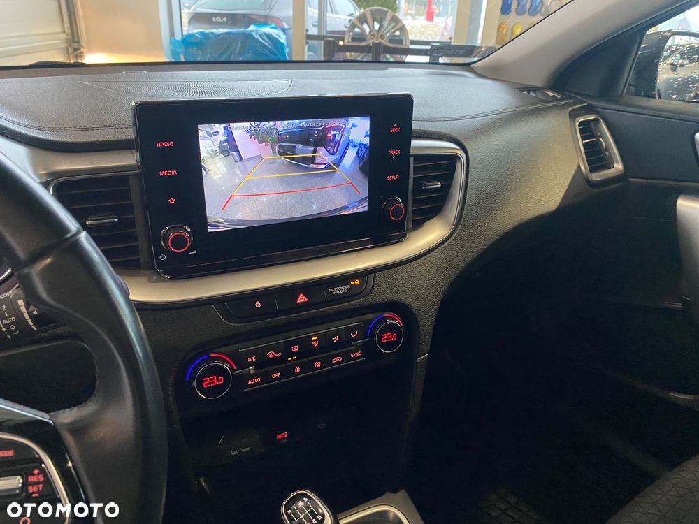 Kia Ceed 1.5 T-GDI M - 11