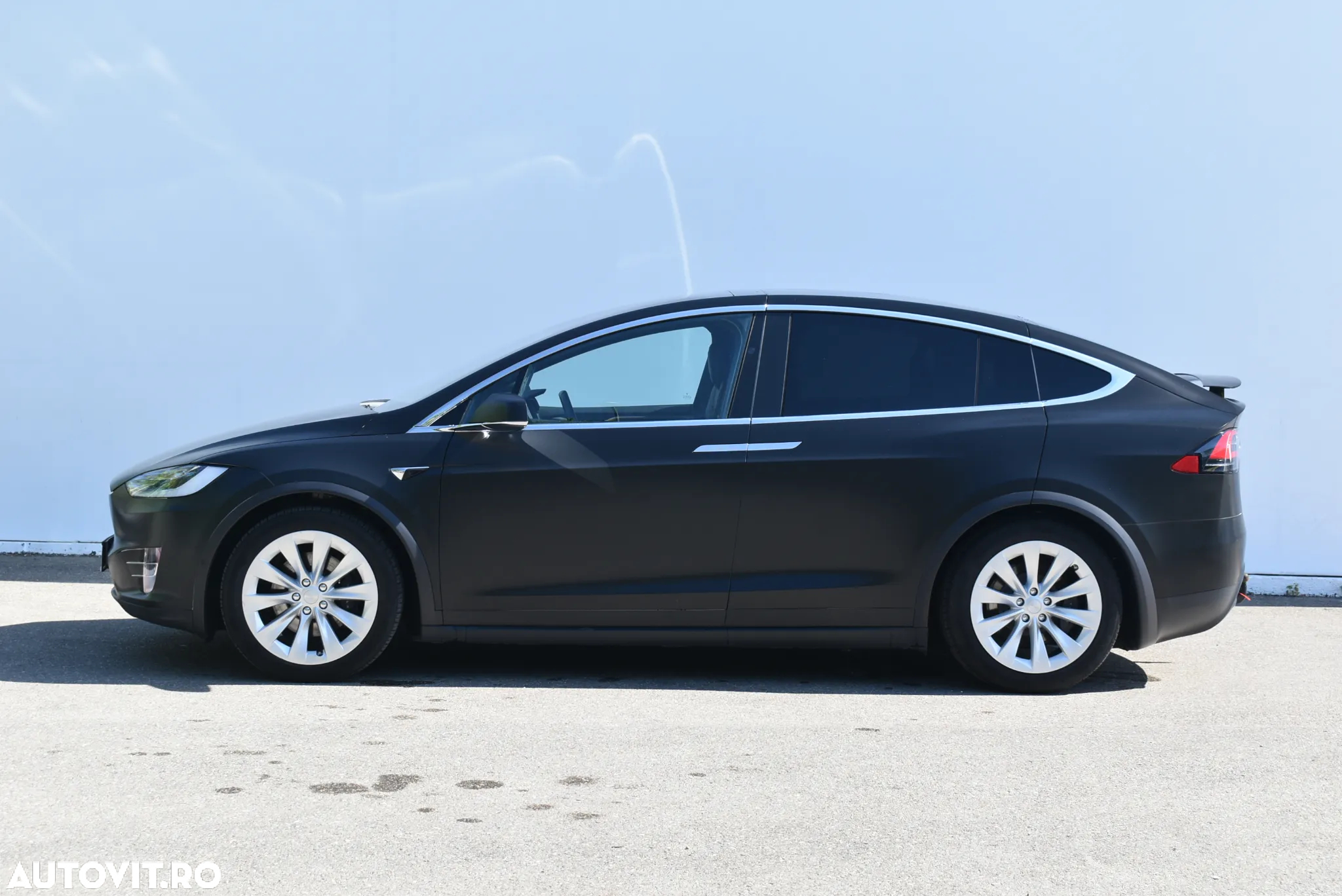 Tesla Model X - 2
