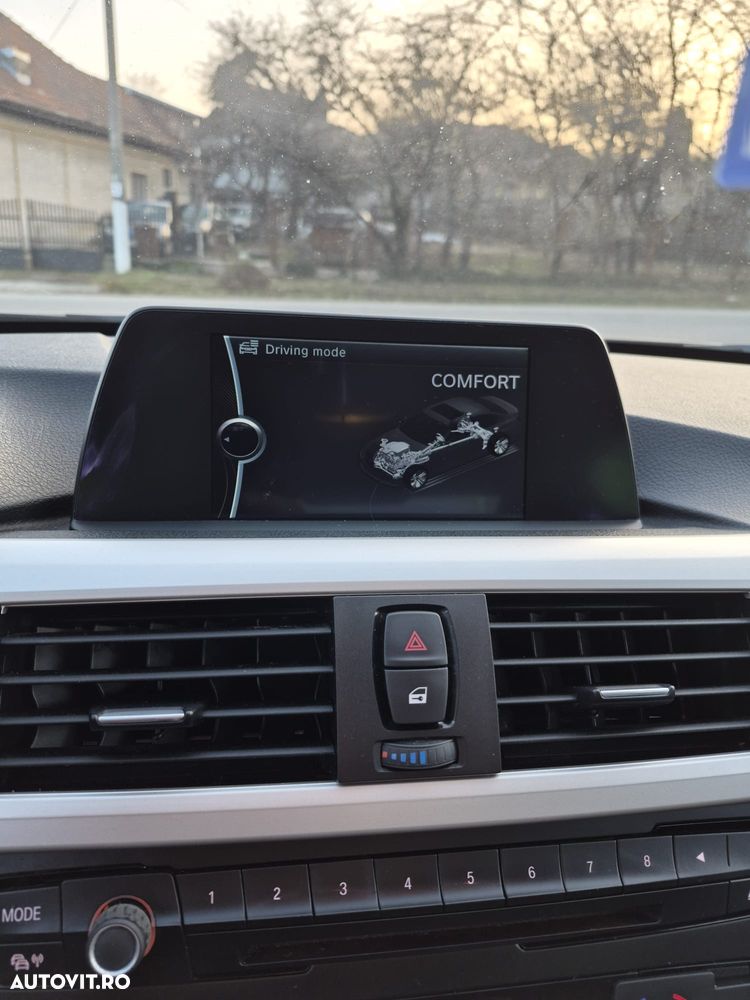 BMW Seria 3 320i Efficient Dynamics Edition Luxury Line - 12