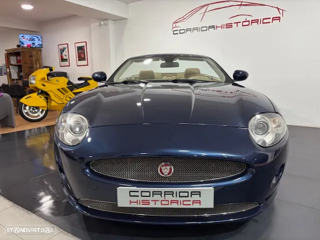 Jaguar XK 4.2 V8 Convertible - 44