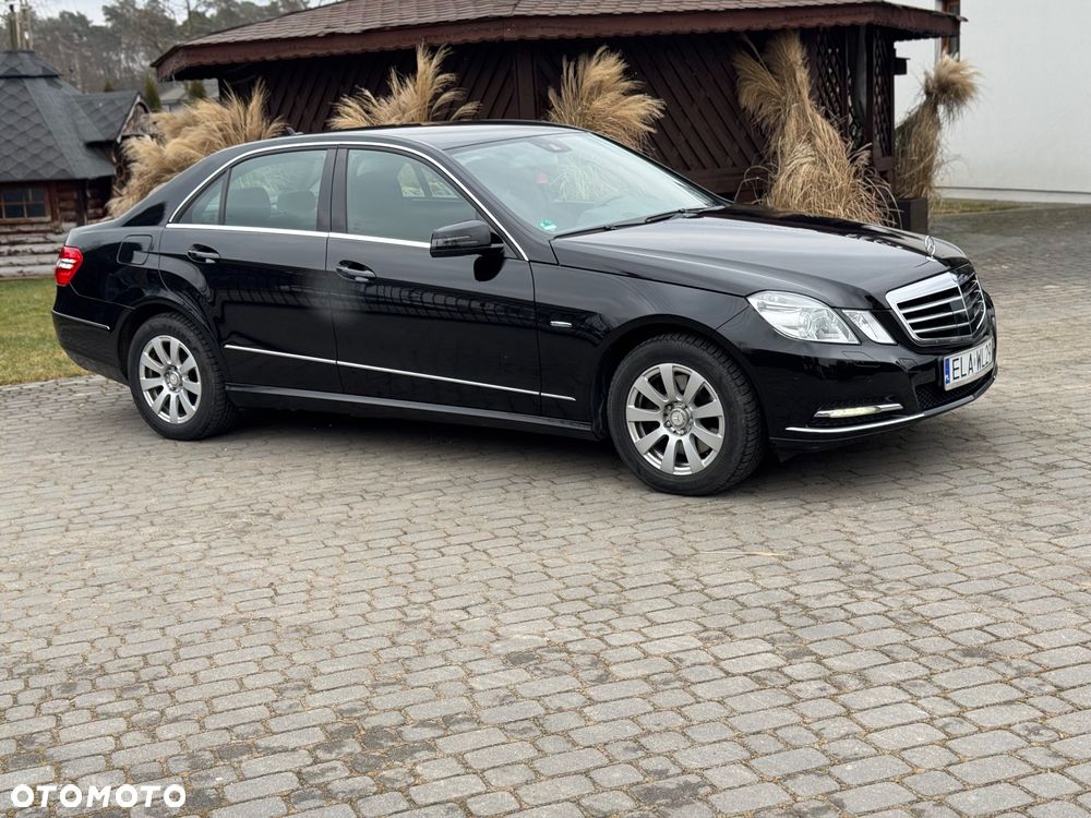 Mercedes-Benz Klasa E 250 CGI BlueEffICIENCY Elegance - 2