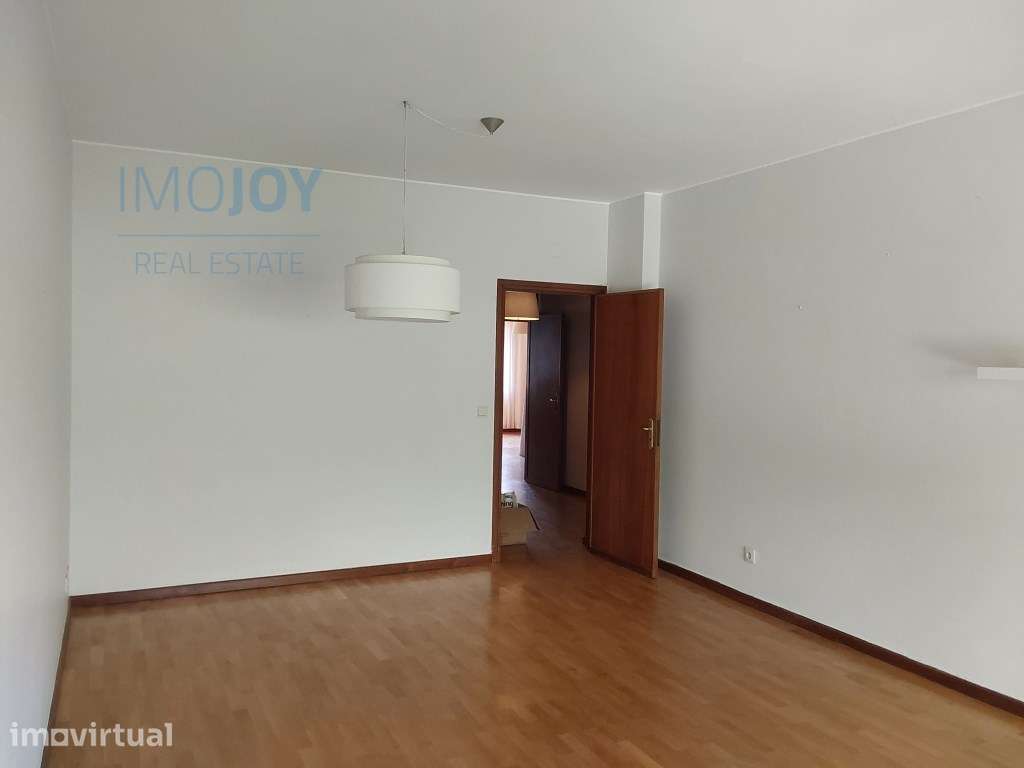 Simpático Apartamento T2 para Arrendamento junto à Foz do Douro - Grande imagem: 2/20