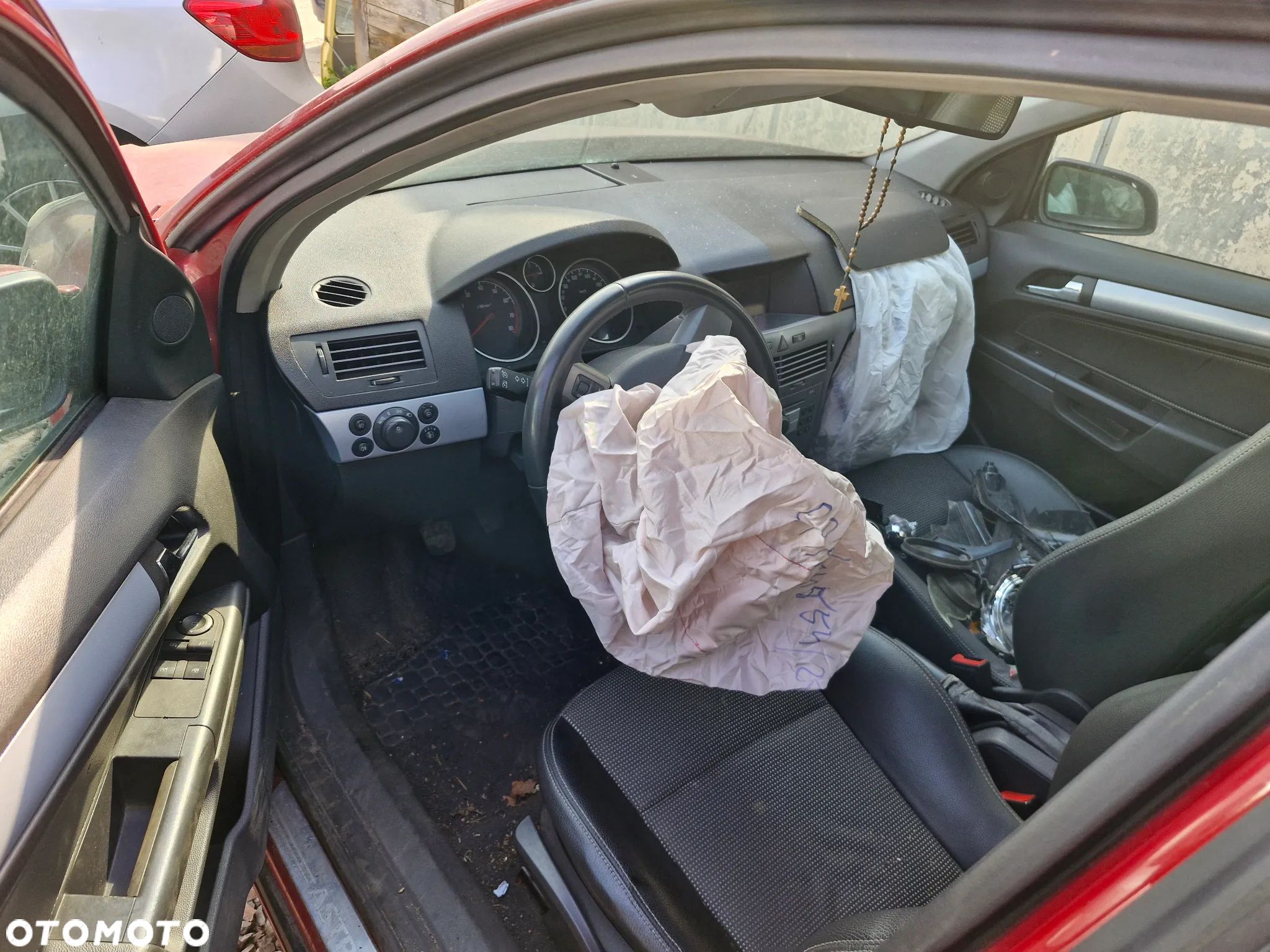 Opel Astra H III kombi fotel fotele kanapa deska kokpit podsufitka boczek boczki klamka podłokietnik licznik - 1