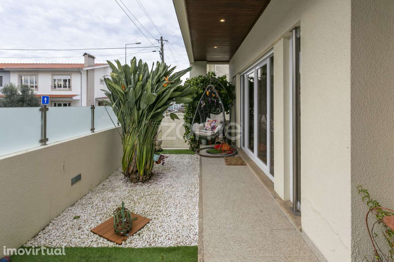 Moradia T4 de 3 Frentes perto metro Lidador - Grande imagem: 4/48