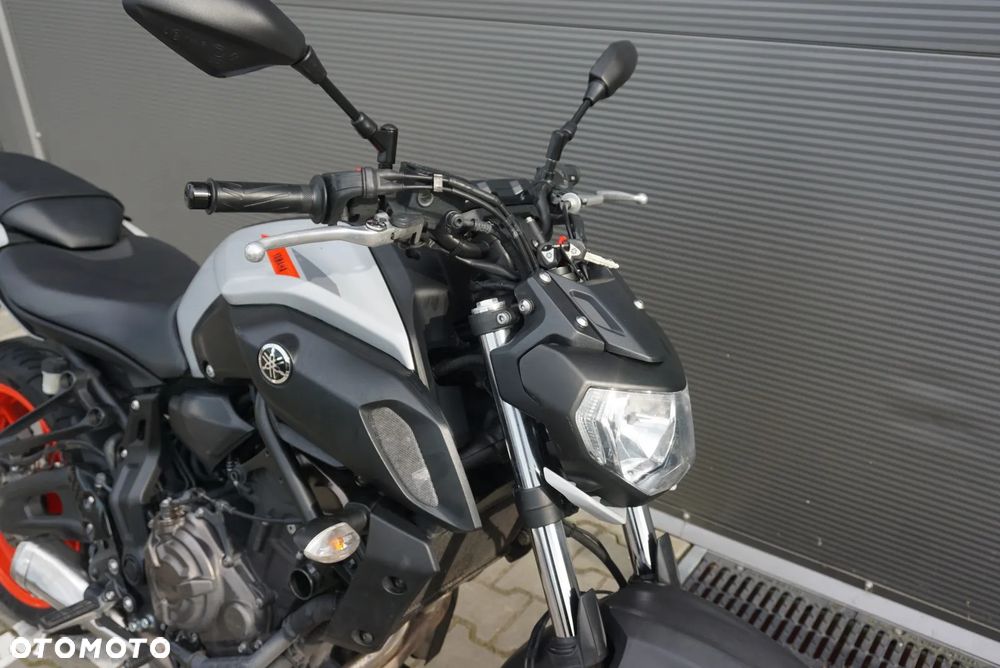 Yamaha MT - 5