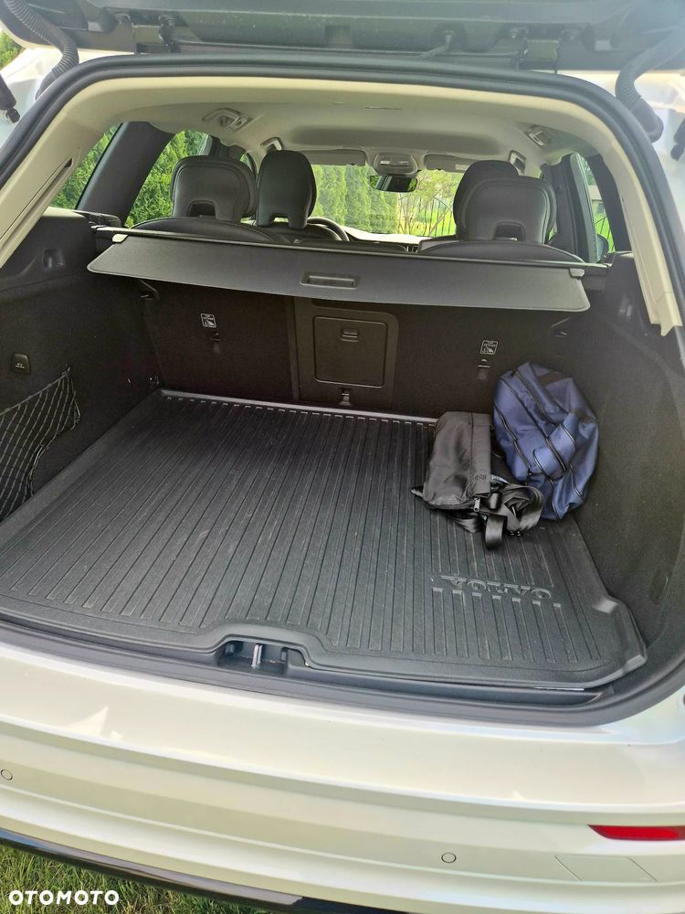 Volvo XC 60 B4 B Plus Dark - 10