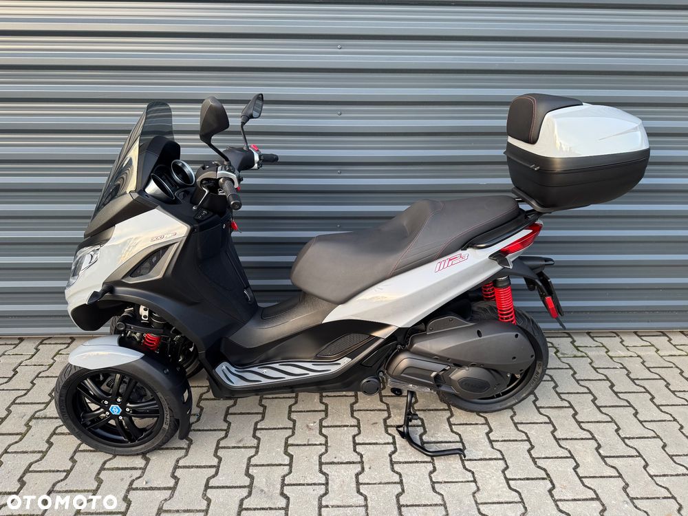 Piaggio MP-3 - 4