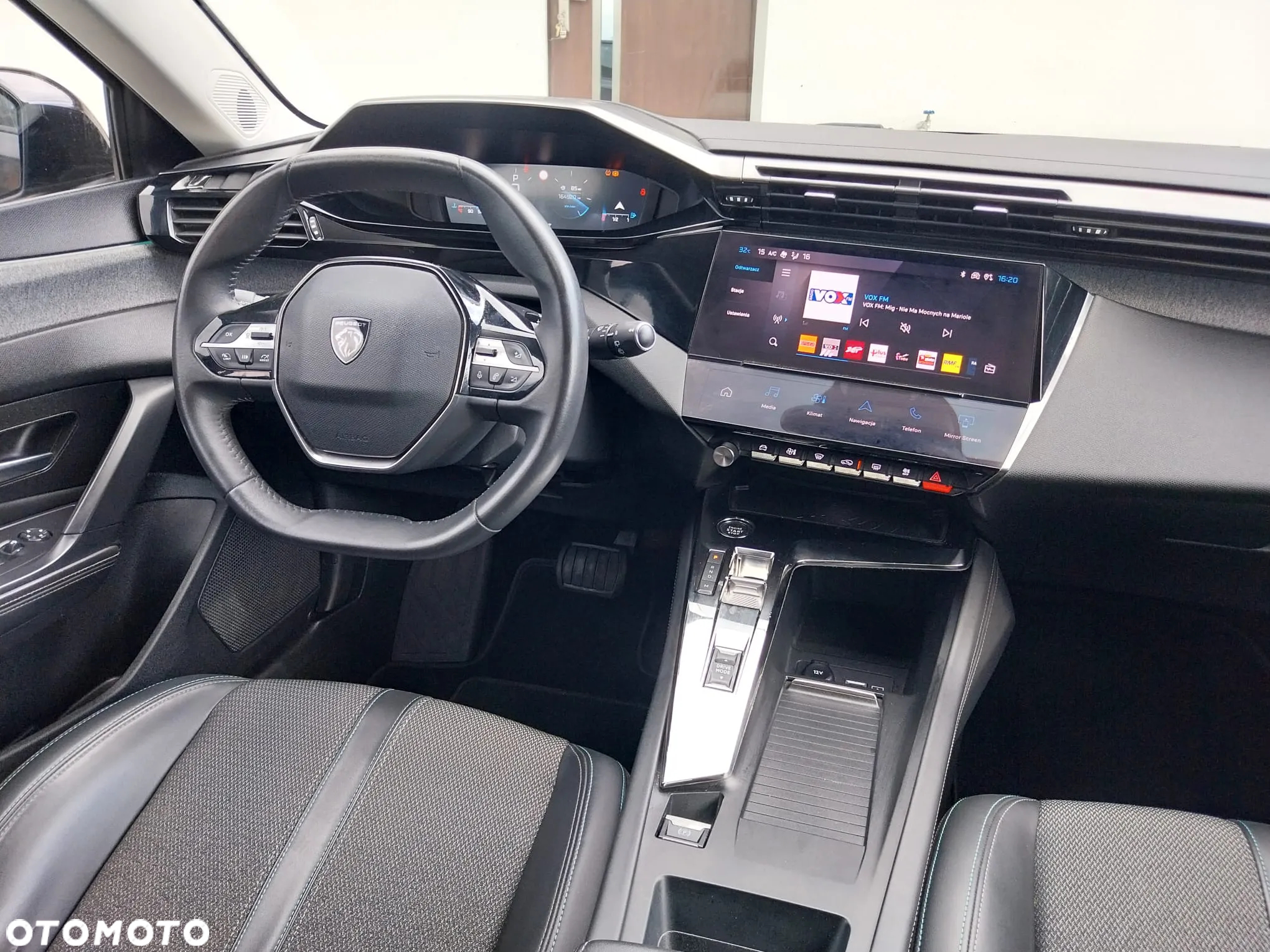 Peugeot 308 BlueHDi FAP 130 EAT8 Stop & Start Allure Pack - 17