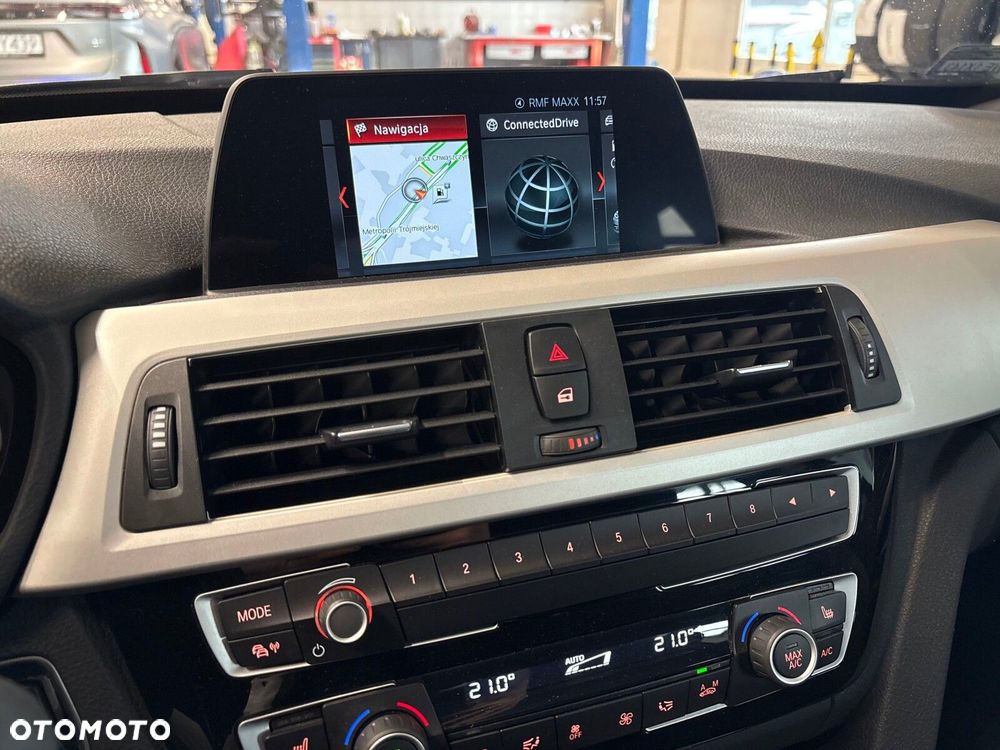 BMW Seria 3 320i GPF xDrive - 19