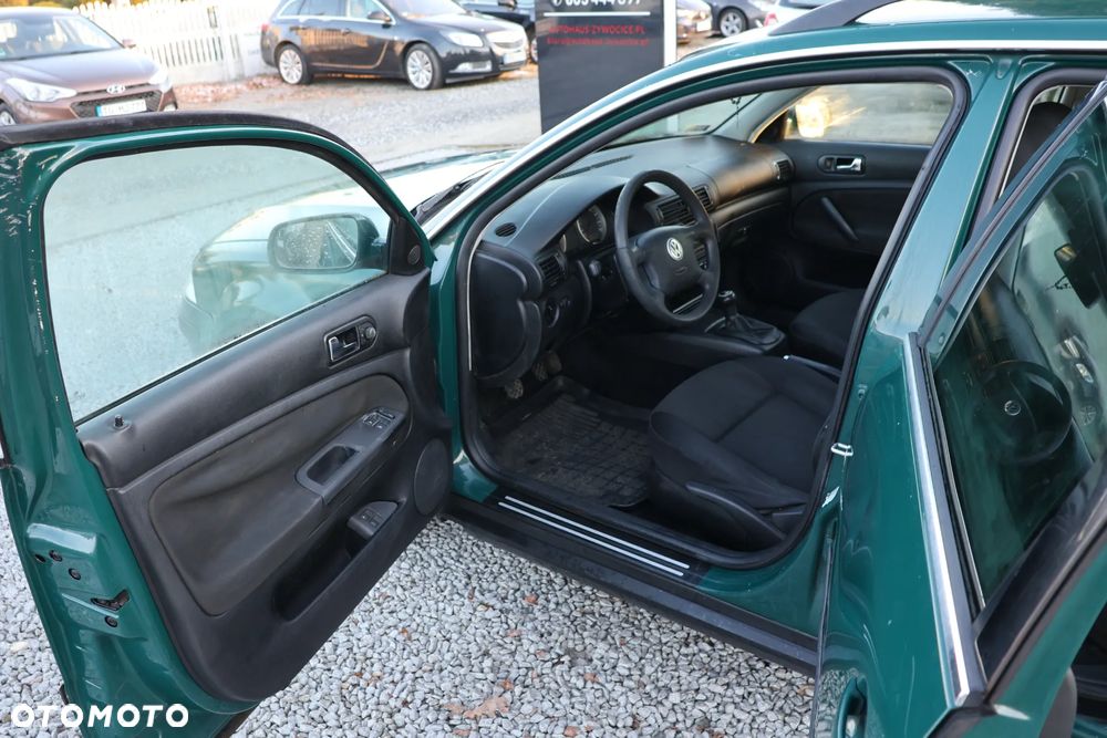 Volkswagen Passat 1.9 TDI Comfortline - 9