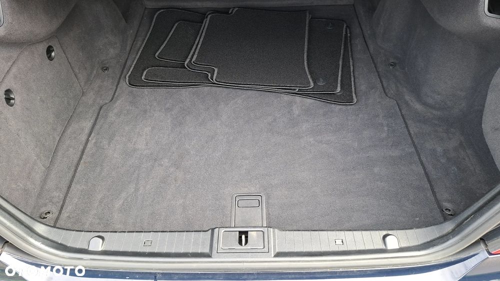 Mercedes-Benz Klasa E 200 Kompressor Automatik Classic - 11