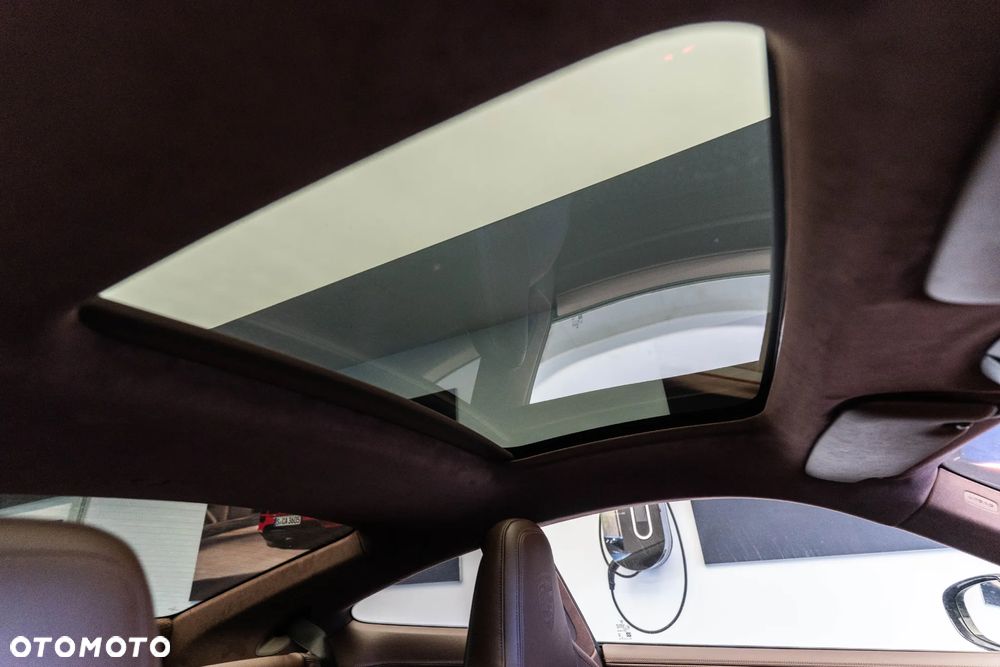 Porsche 911 Carrera T-Hybrid 4 GTS - 34