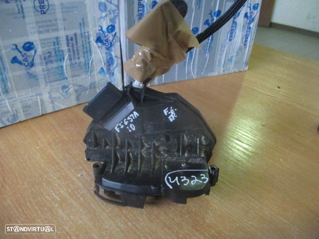 Fecho 8A6AA21813AE FORD FIESTA 2010 FE 5 PINOS FORD FIESTA 6 FASE 1 2010 1.6TDCI 90CV 5P PRETO F ESQ 5 PINOS - 1