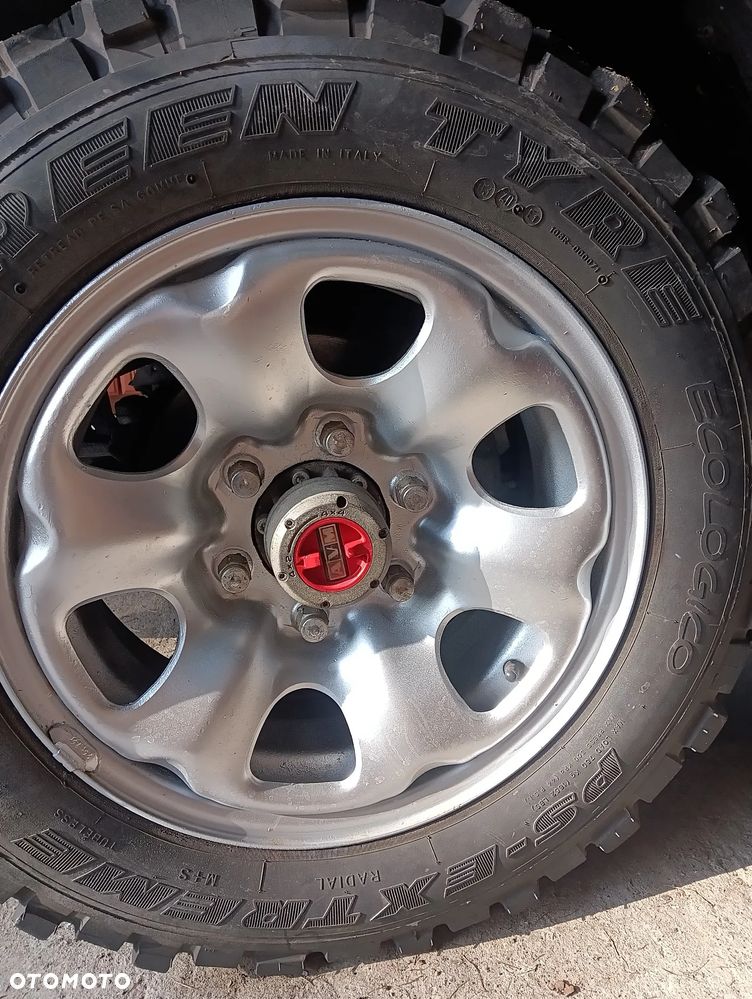 Nissan Terrano 2.7 TDi Sport - 8