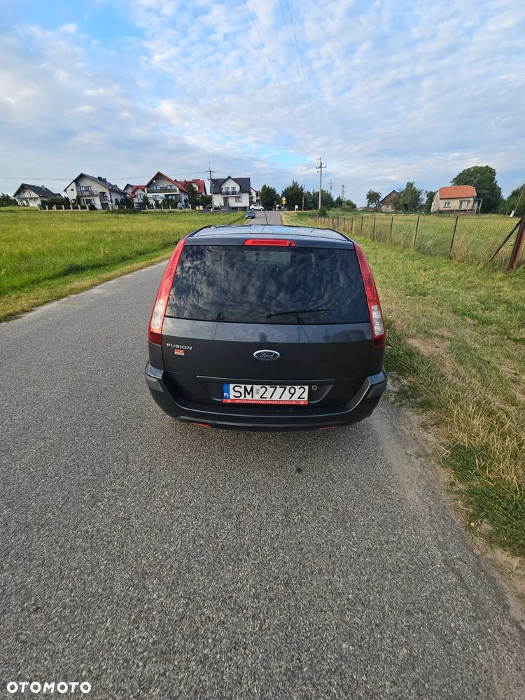Ford Fusion - 5