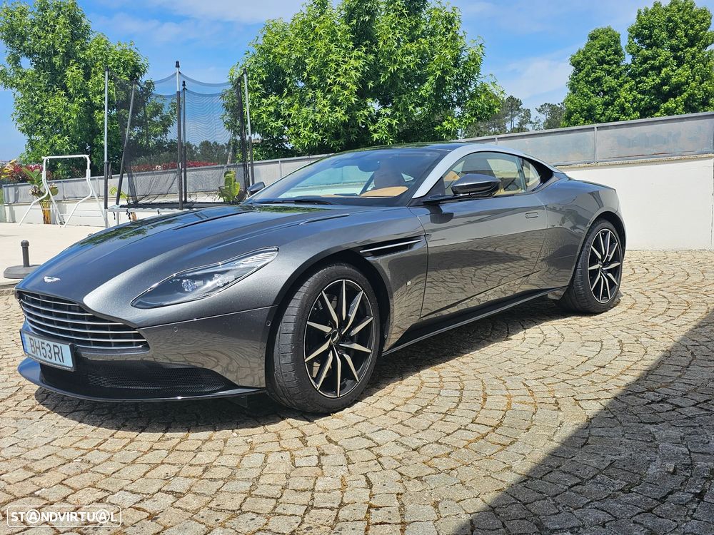 Aston Martin DB11 Coupé V12 AMR - 1
