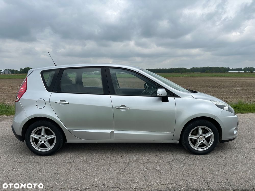 Renault Scenic 1.6 16V 110 Expression - 15