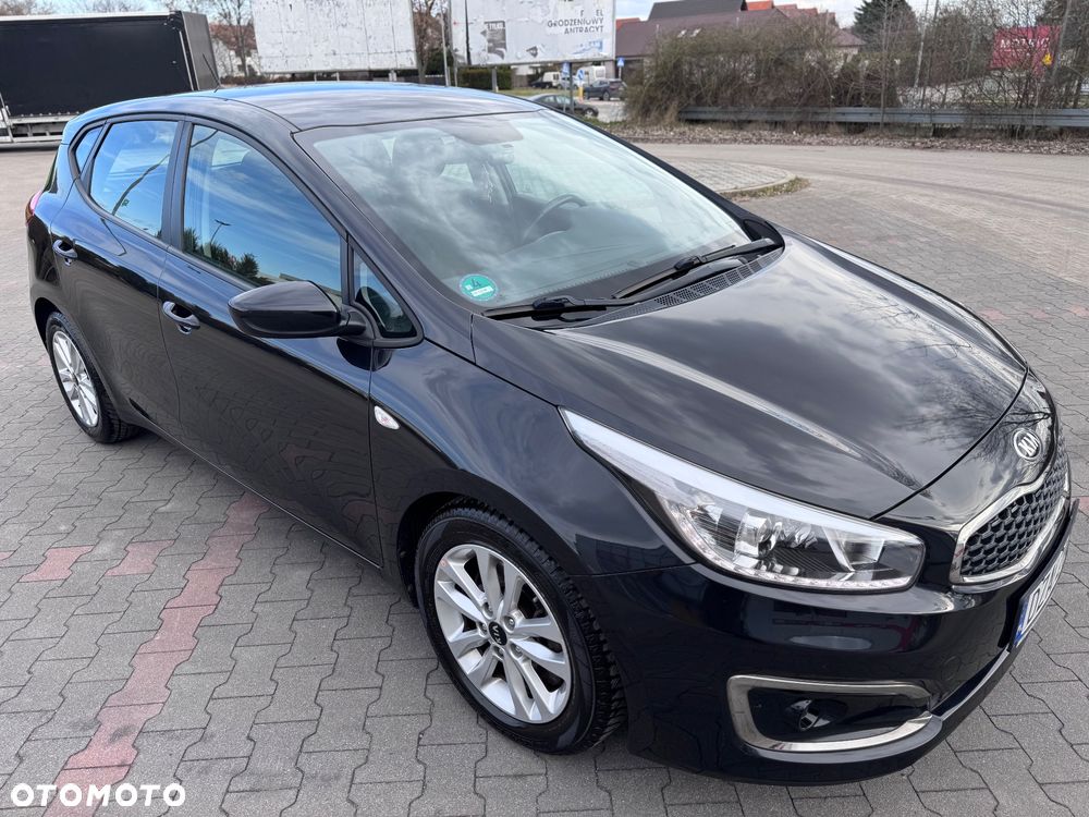 Kia Ceed - 40