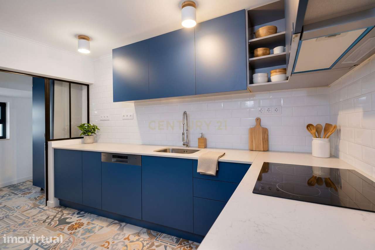 Prédio c/ 2 apartamentos (T1 e T2) com Pátio e Terraço - Centro Histór - Grande imagem: 3/61