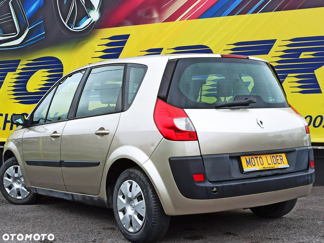 Renault Scenic 1.5 dCi Confort Authentique - 4