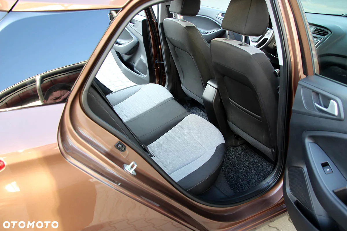 Hyundai i20 1.2 YES Gold - 27
