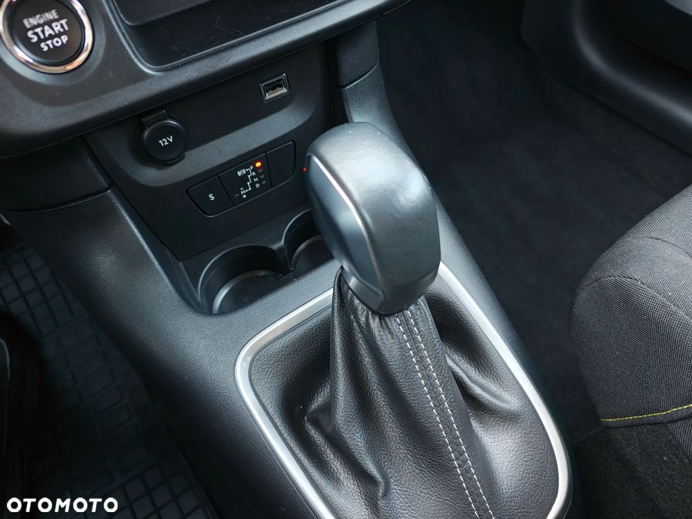 Citroën C3 1.2 PureTech Shine EAT6 - 18