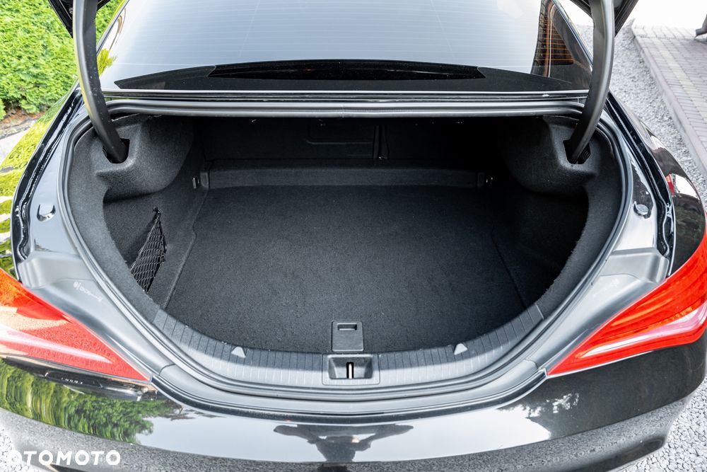 Mercedes-Benz CLA 250 7G-DCT AMG Line - 23