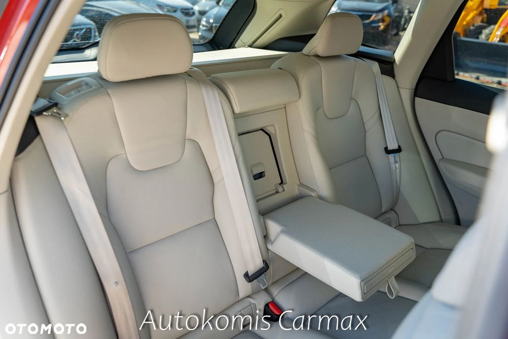 Volvo XC 60 T5 AWD Momentum - 23