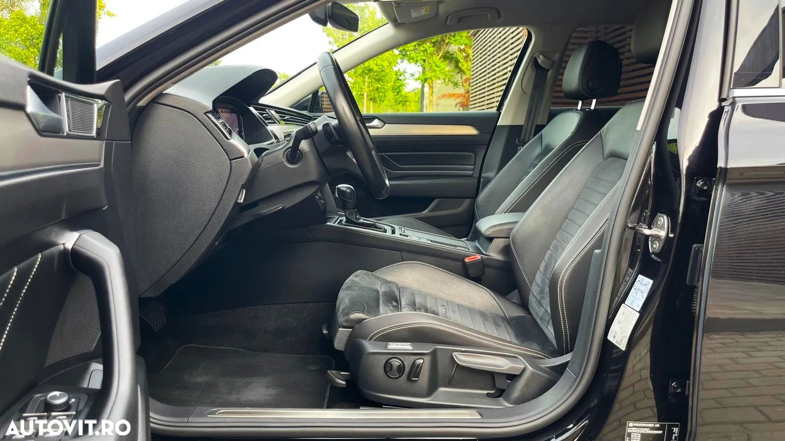 Volkswagen Passat Variant 2.0 TDI SCR DSG Elegance - 19